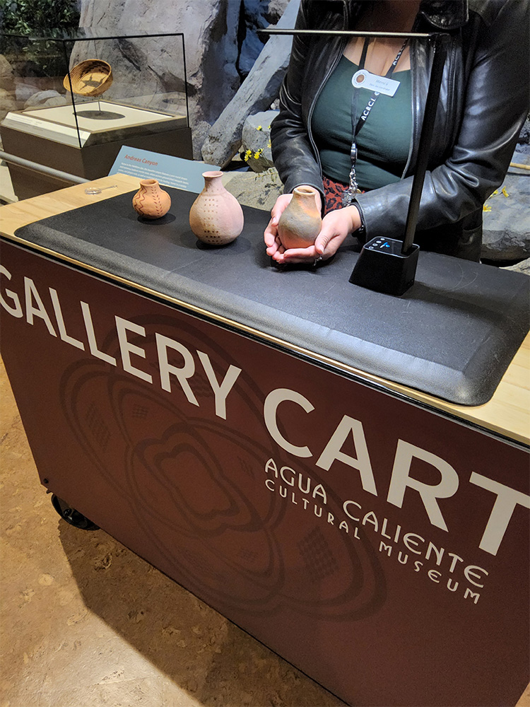 Gallery Cart wth 3 pots